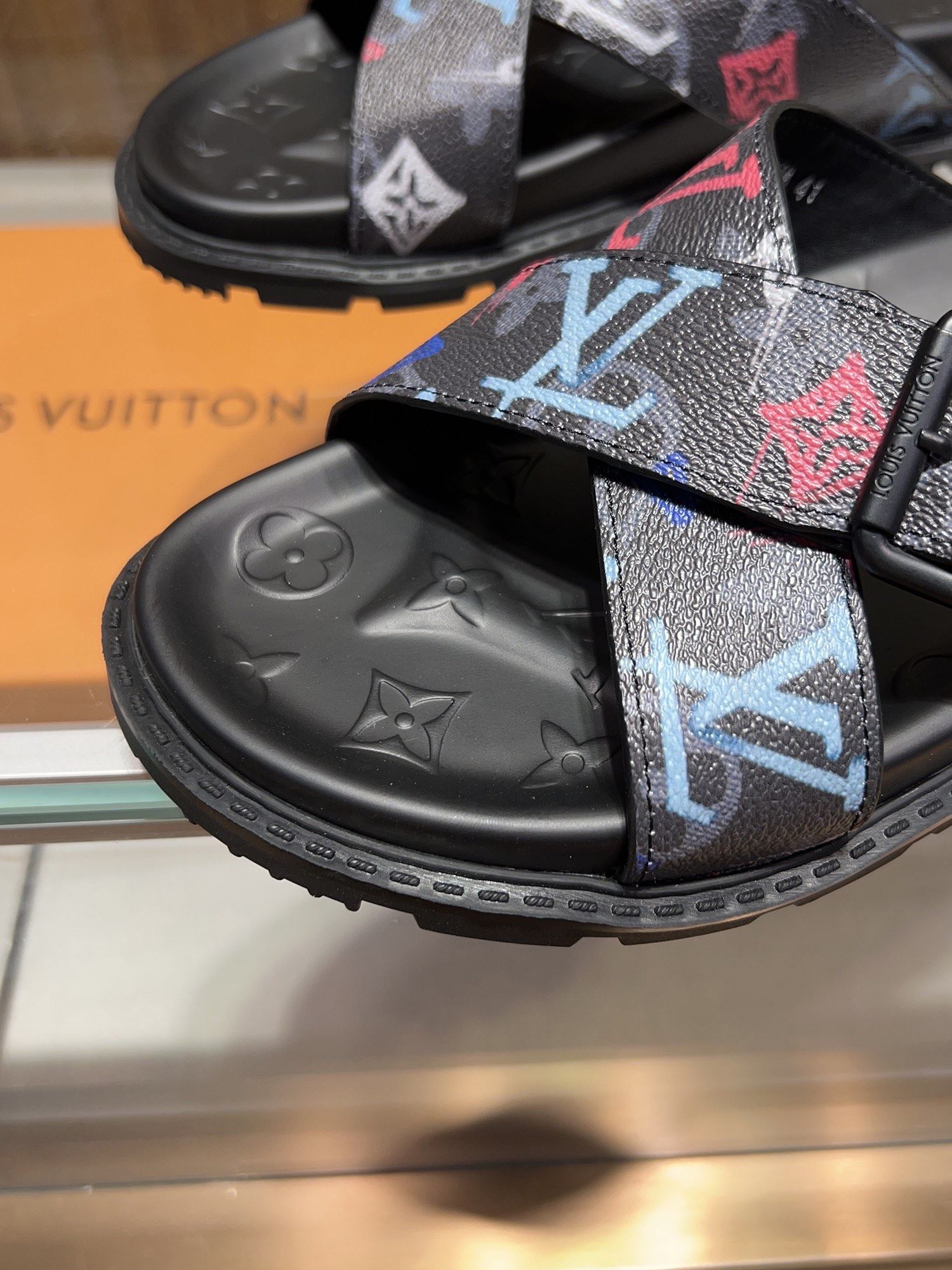 Louis Vuitton Slippers